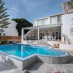 Cavos Paros Two-bedroom With Private Pool & Jacuzzi