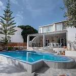 Cavos Paros Two-bedroom With Private Pool & Jacuzzi Сasa de vacaciones *