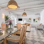 Сasa de vacaciones Cavos Paros Two-bedroom With Private Pool & Jacuzzi *
