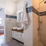 Cavos Paros Two-bedroom With Private Pool & Jacuzzi Сasa de vacaciones Alikí