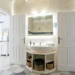 Сasa de vacaciones Cavos Paros Two-bedroom With Private Pool & Jacuzzi Alikí