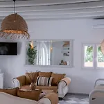 Сasa de vacaciones Cavos Paros Two-bedroom With Private Pool & Jacuzzi *