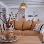 Cavos Paros Two-bedroom With Private Pool & Jacuzzi Alikí