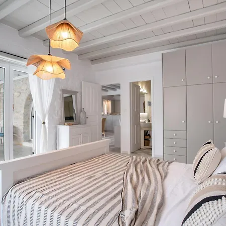 Cavos Paros Two-bedroom With Private Pool & Jacuzzi Αλυκή