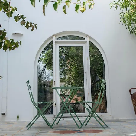 Nyaraló Cavos Paros Two-bedroom With Private Pool & Jacuzzi Alikí