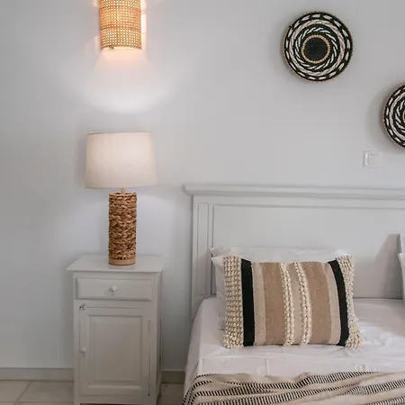 Cavos Paros Two-bedroom With Private Pool & Jacuzzi Αλυκή