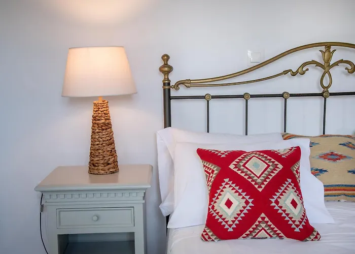 Cavos Paros Two-bedroom With Private Pool & Jacuzzi Alikí