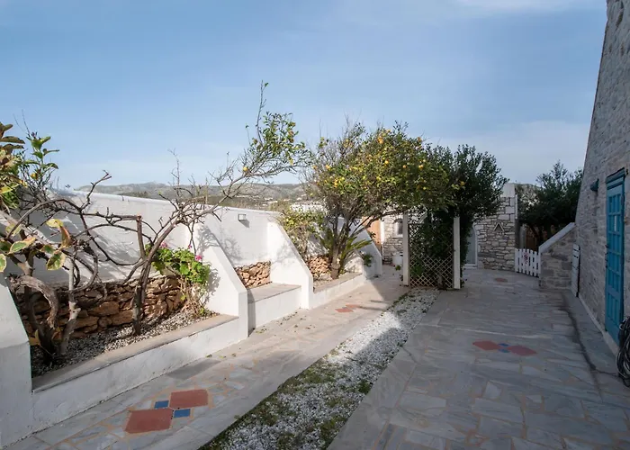 Nyaraló Cavos Paros Two-bedroom With Private Pool & Jacuzzi Alikí