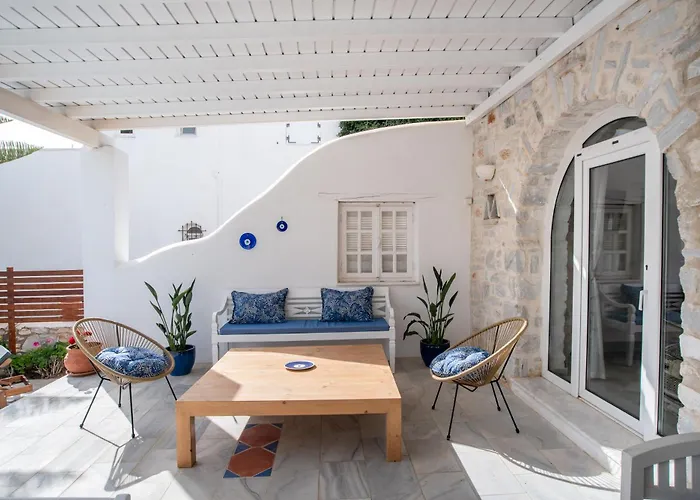 Nyaraló Cavos Paros Two-bedroom With Private Pool & Jacuzzi Alikí