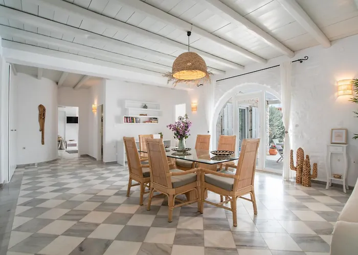 Cavos Paros Two-bedroom With Private Pool & Jacuzzi Alikí