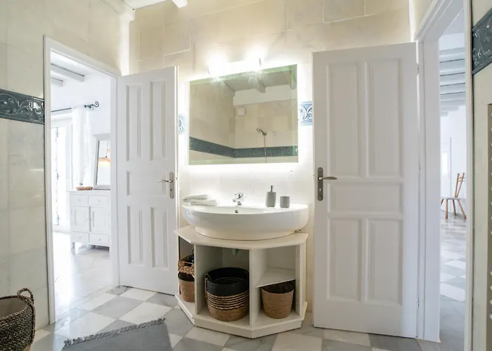 Cavos Paros Two-bedroom With Private Pool & Jacuzzi Nyaraló