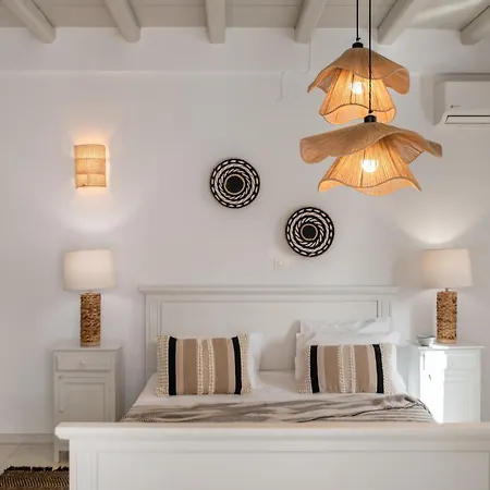 בית נופש Cavos Paros Two-bedroom With Private Pool & Jacuzzi *