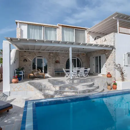 Cavos Paros Two-bedroom With Private Pool & Jacuzzi Alikí