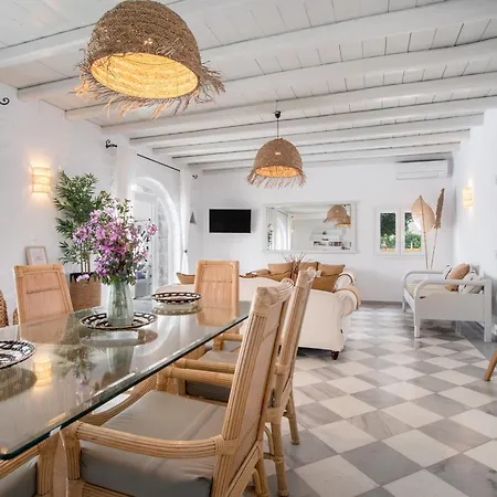 בית נופש Cavos Paros Two-bedroom With Private Pool & Jacuzzi *