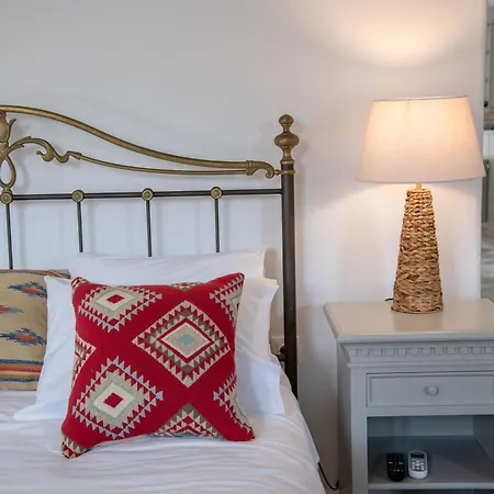 בית נופש Cavos Paros Two-bedroom With Private Pool & Jacuzzi *