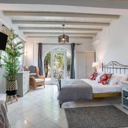 Cavos Paros Two-bedroom With Private Pool & Jacuzzi בית נופש *