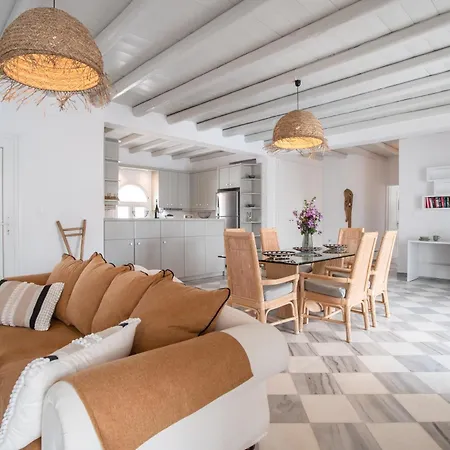 Cavos Paros Two-bedroom With Private Pool & Jacuzzi בית נופש Alikí