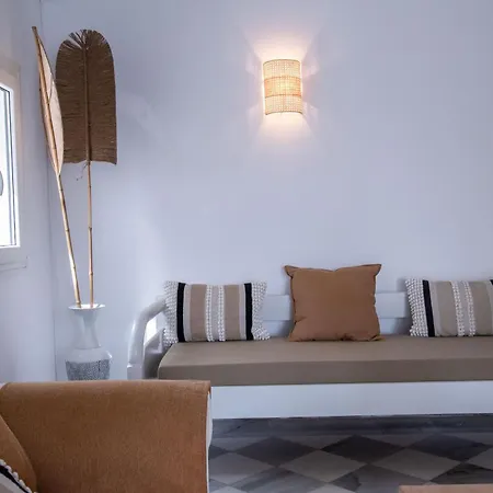 Cavos Paros Two-bedroom With Private Pool & Jacuzzi בית נופש Alikí