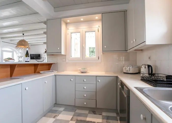 Cavos Paros Two-bedroom With Private Pool & Jacuzzi Feriehus