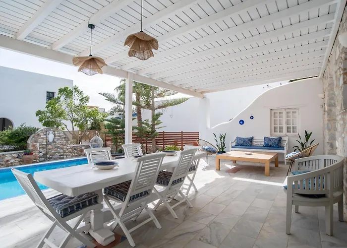 Cavos Paros Two-bedroom With Private Pool & Jacuzzi Feriehus