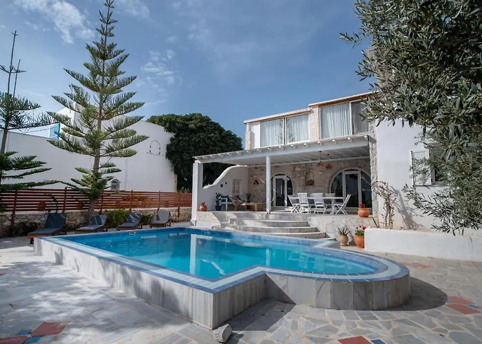 Cavos Paros Two-bedroom With Private Pool & Jacuzzi Feriehus *