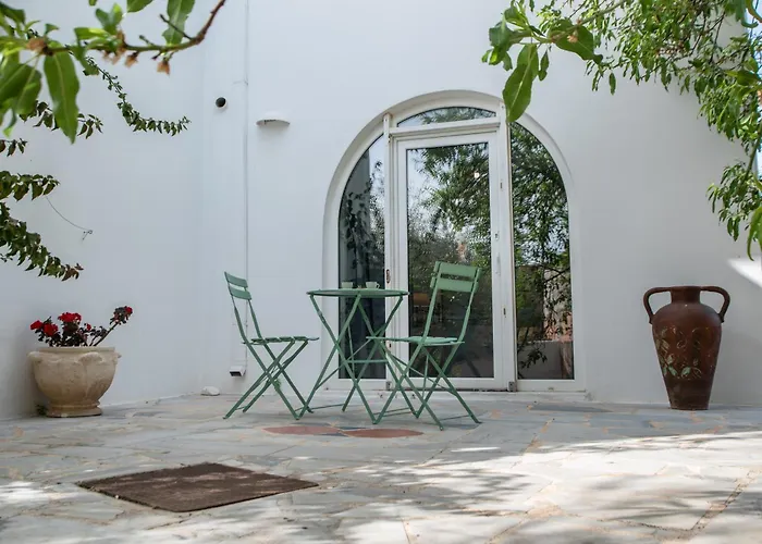 Cavos Paros Two-bedroom With Private Pool & Jacuzzi Feriehus