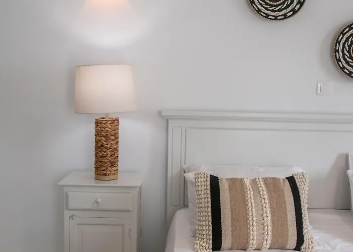 Cavos Paros Two-bedroom With Private Pool & Jacuzzi Alikí