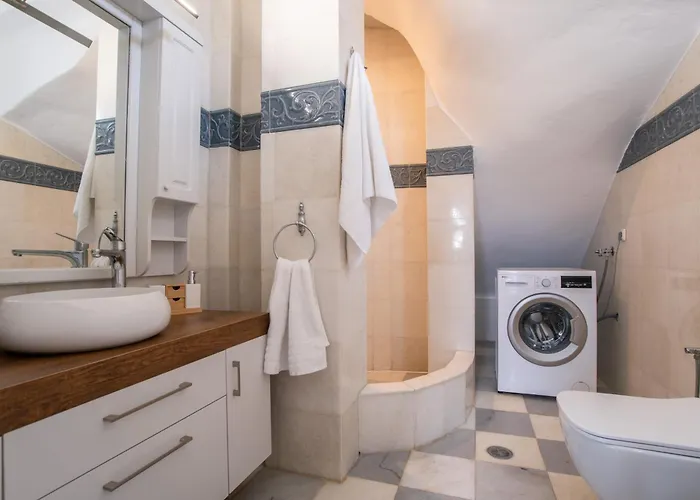 Cavos Paros Two-bedroom With Private Pool & Jacuzzi Alikí