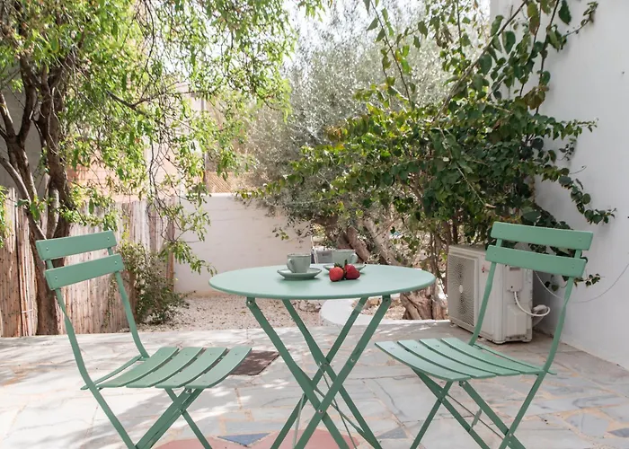 Cavos Paros Two-bedroom With Private Pool & Jacuzzi Feriehus