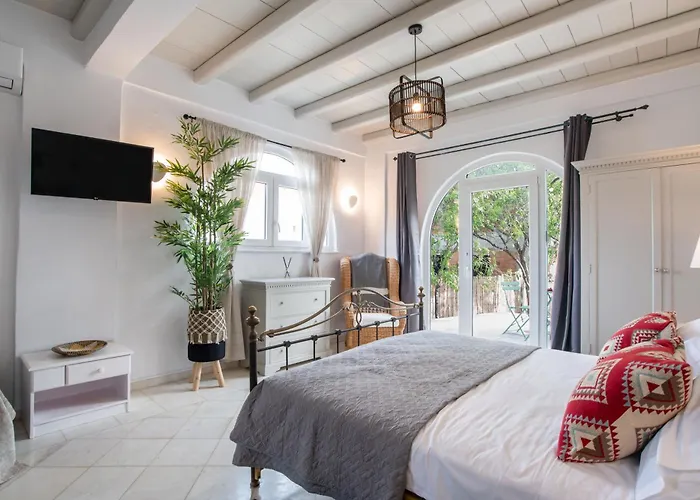 Feriehus Cavos Paros Two-bedroom With Private Pool & Jacuzzi *