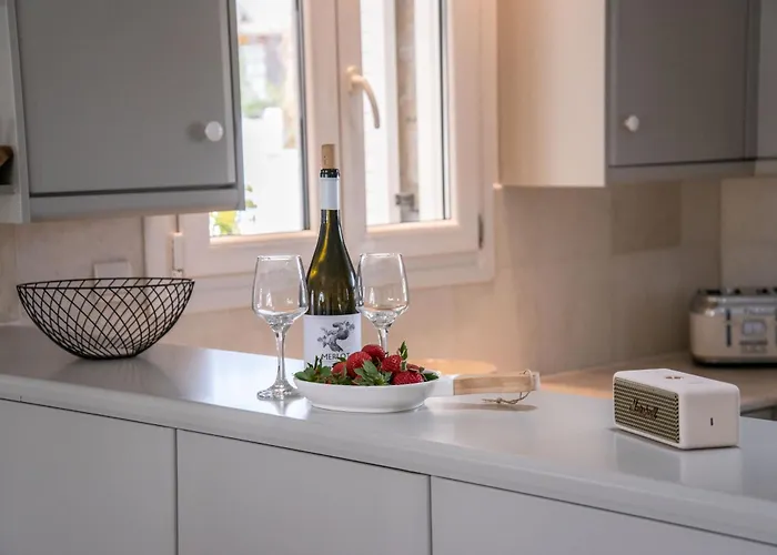 Cavos Paros Two-bedroom With Private Pool & Jacuzzi Feriehus *